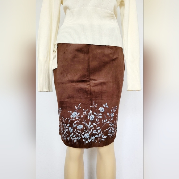 Tyler Boe Women 100% Genuine Suede Leather Skirt Floral Terracotta Cognac/Blue 6 - Picture 3 of 16